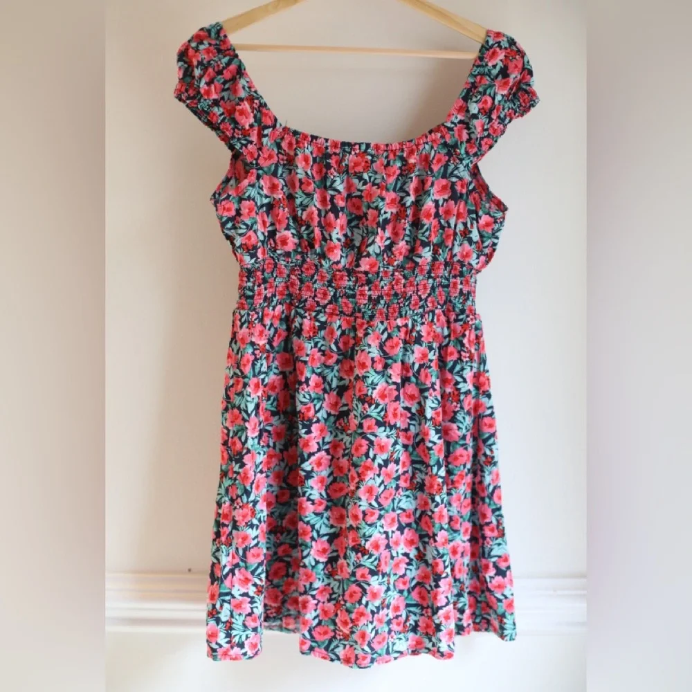 Old Navy Floral Smocked Waist Dress – cottage core - red - M | Easter Dress - Picture 7 of 8